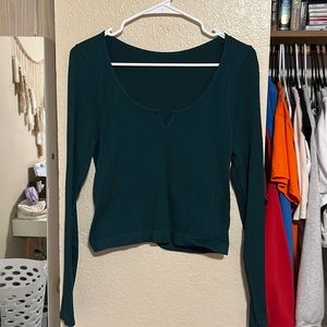 Ribbed, cropped, long sleeve shirt